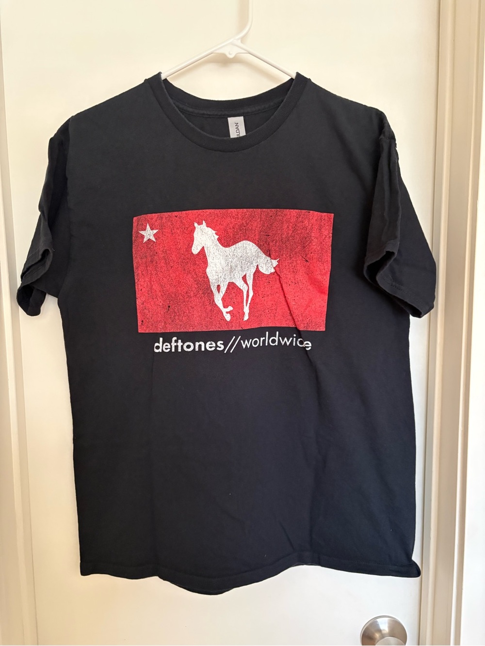 Men’s Deftones Graphic Tee Black w/Red/White Pony